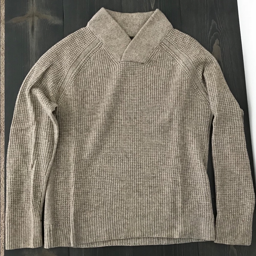 Men’s Rag & Bone tan sweater